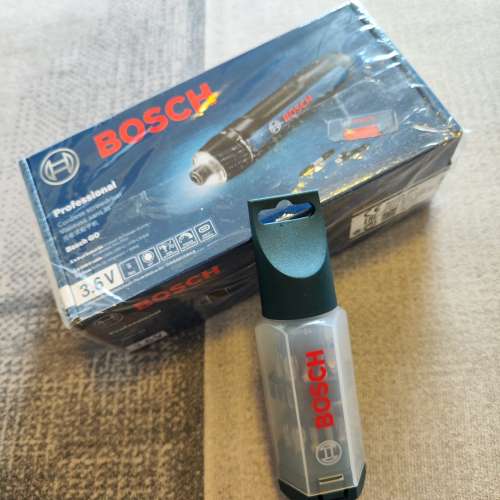 Bosch GO 3 + 25pcs common bits SET ,Torque Adjustment (7+1) , w/3 LED ring