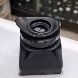 這是一個相機的煙囪式放大取景器（Chimney Finder / Magnifying Hood），類似於 Ha...