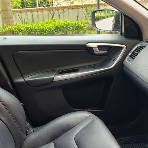 Volvo XC60 T5