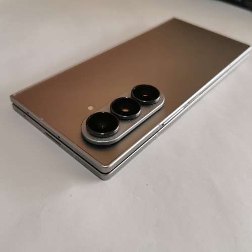 新淨,512GB,香港行貨,銀色Samsung fold 7 雙卡 5G, 有盒