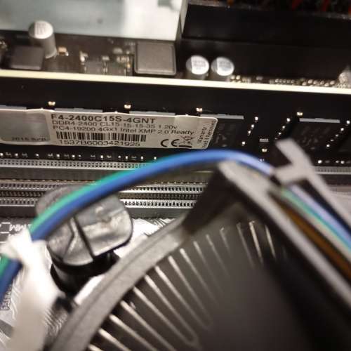 DDR4 4G   2400MHZ 見內文