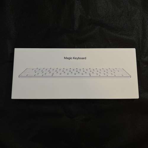 Apple Magic Keyboard (USB-C) with original box and unused woven cable
