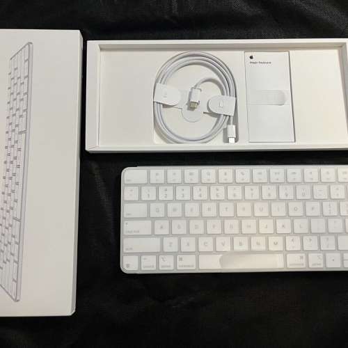 Apple Magic Keyboard (USB-C) with original box and unused woven cable