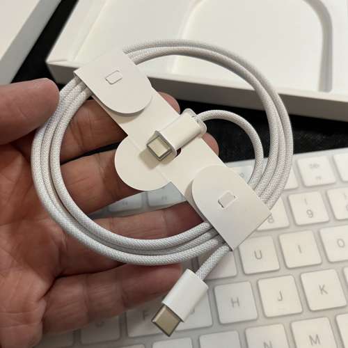 Apple Magic Keyboard (USB-C) with original box and unused woven cable
