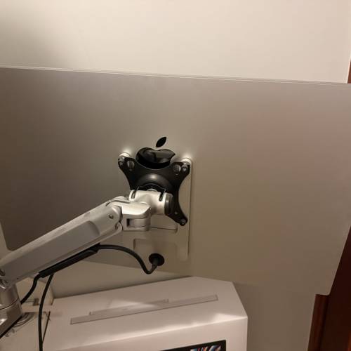 Apple Studio Display VESA Mount