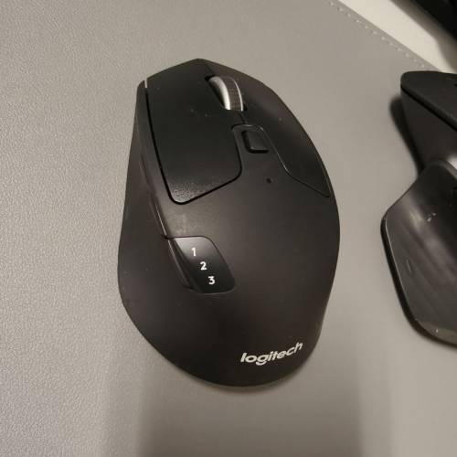 羅技無線滑鼠 鍵盤m720